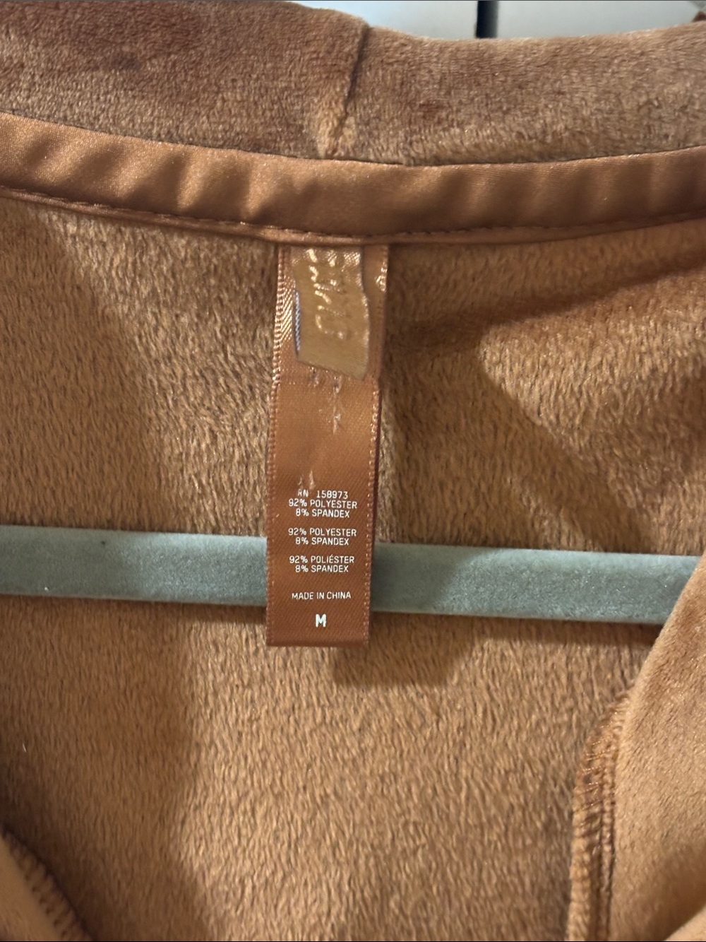 SKIMS Velour Women's Hoodie - Picture 2 of 3